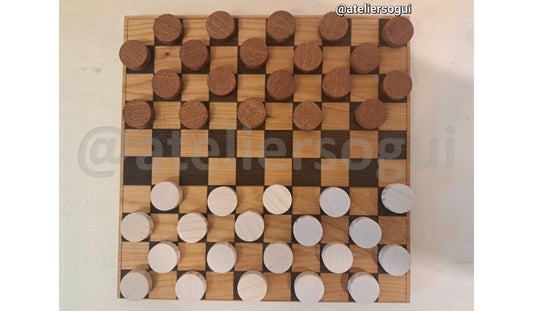 Jeu de dames de voyage en bois massif
