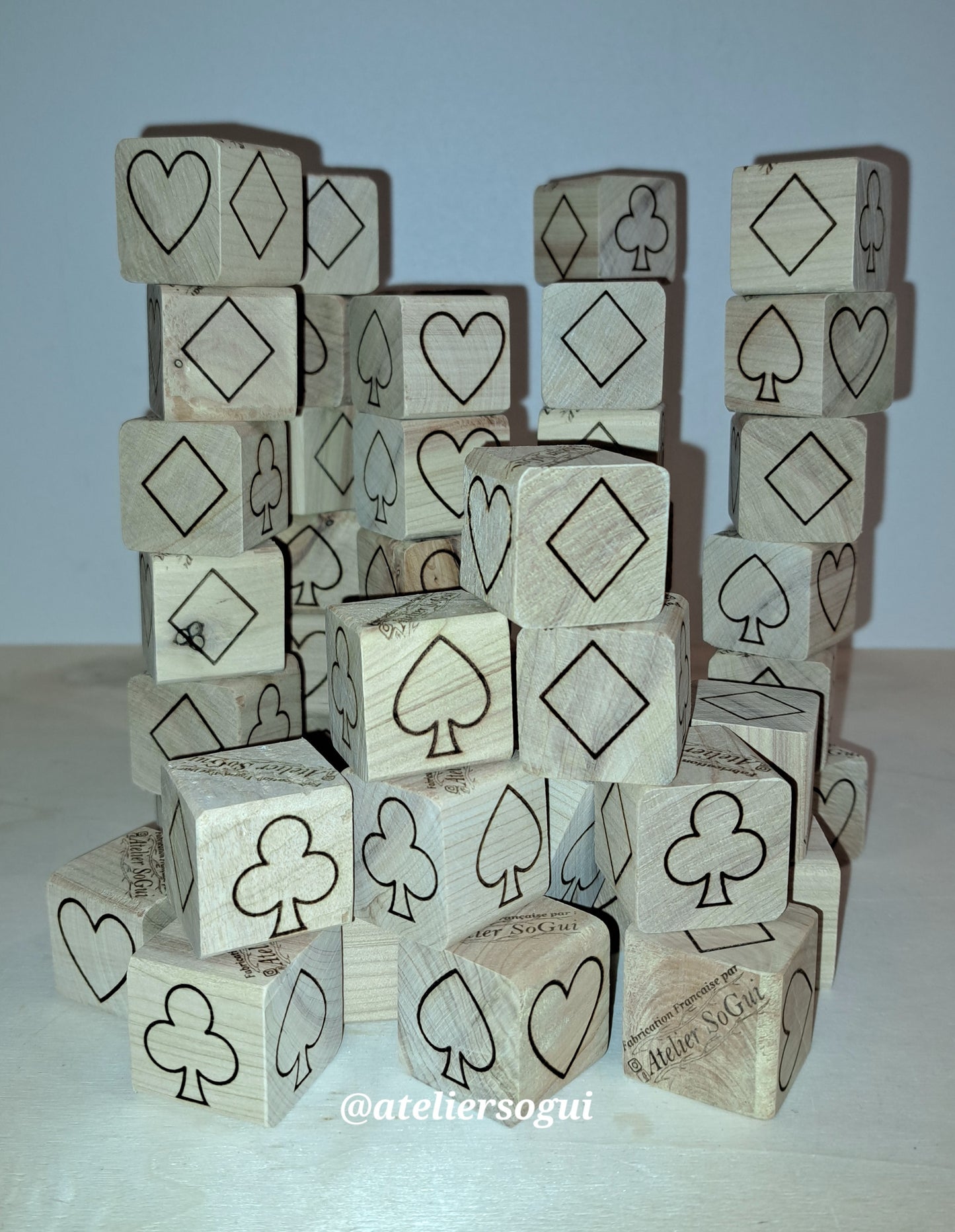 Dé d'atout en bois massif