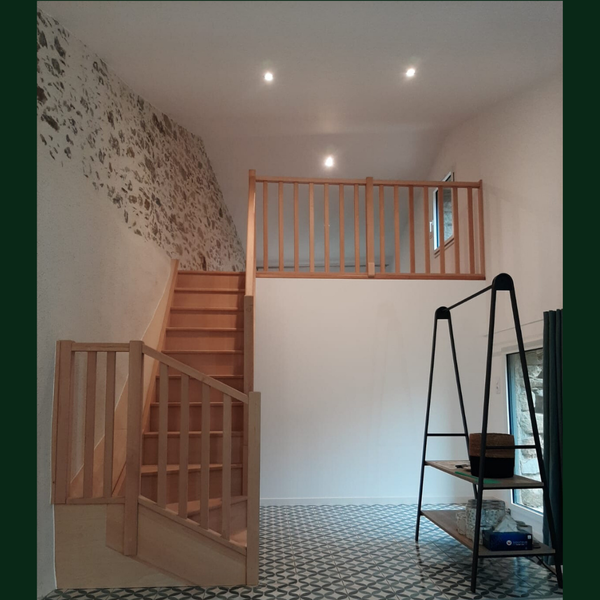 ESCALIER RAMPE ET BALUSTRADE EN HETRE