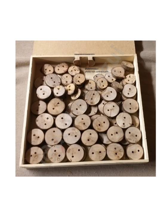 Lot de 5 boutons (environ 2cm) de couture en bois massif